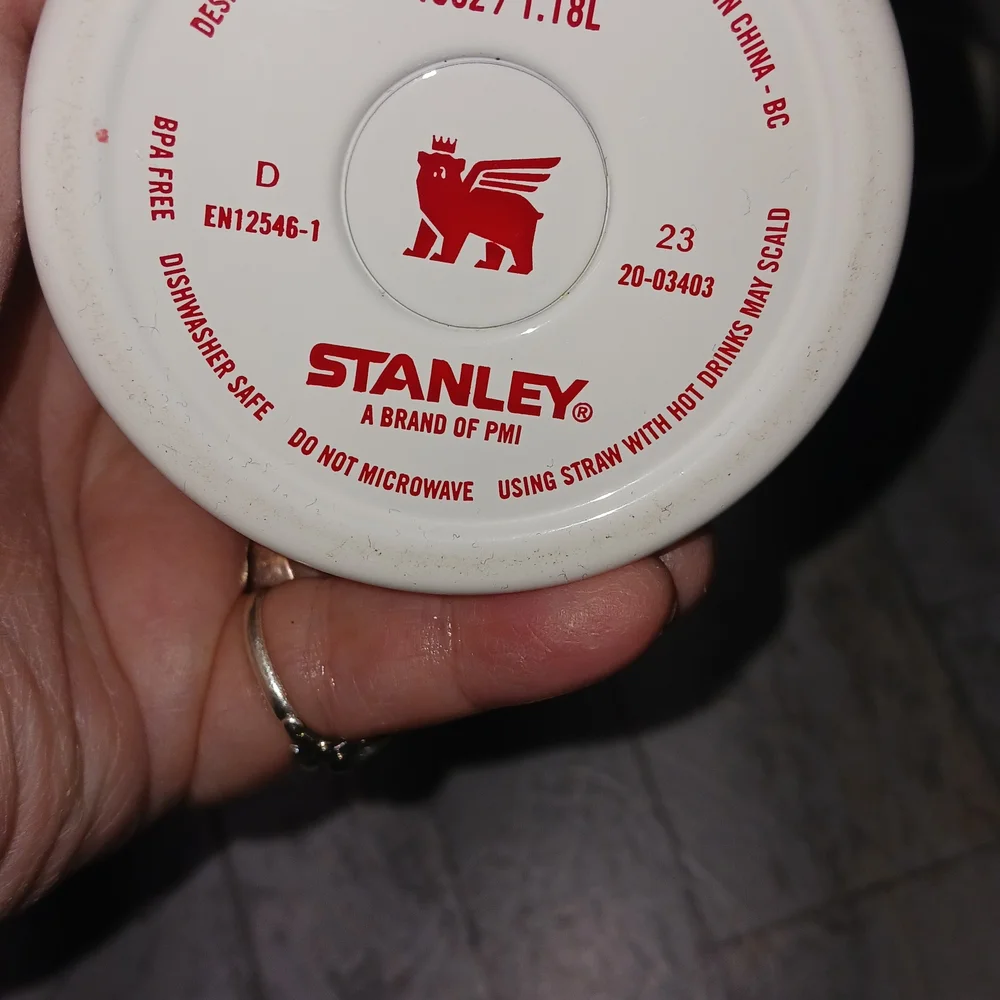 Stanley Mistletoe Twist 40oz No Issues Like New - Picture 4 of 6